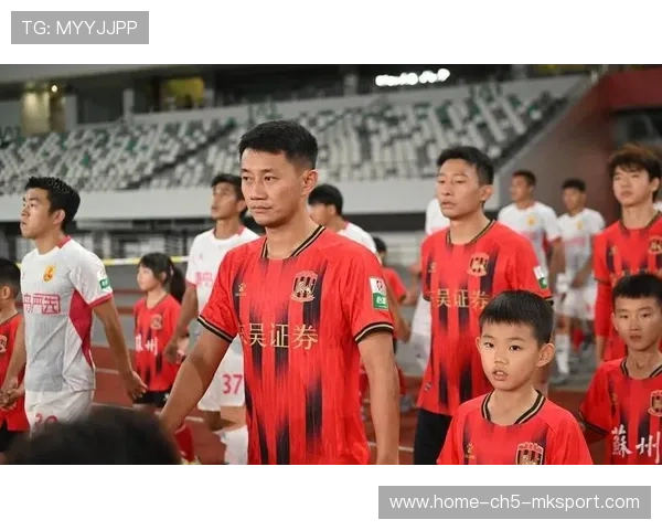河南队周大地斜插禁区,接直塞推射远角命中 河南队周大地斜插禁区,接直塞推射远角命中